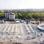 Hotel Liberty Beach - Parking & Beach Included