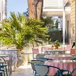 Hotel Caprice B&B - In Centro A Riccione