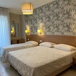 Hotel Majorca Sul Mare In Centro A Riccione