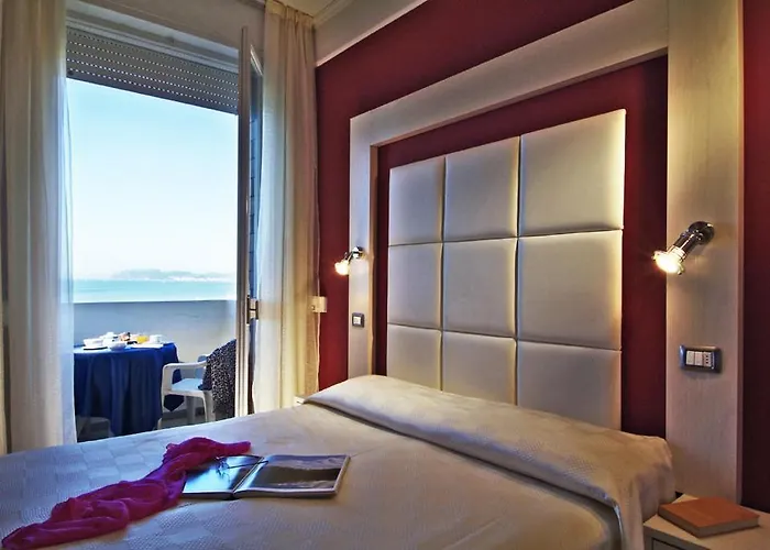 Alexandra Plaza Hotel