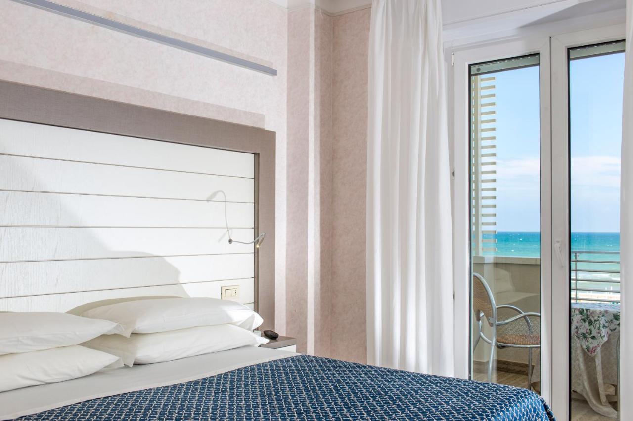 Record Hotel