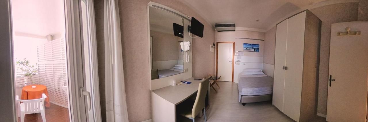 Record Hotel 3*
