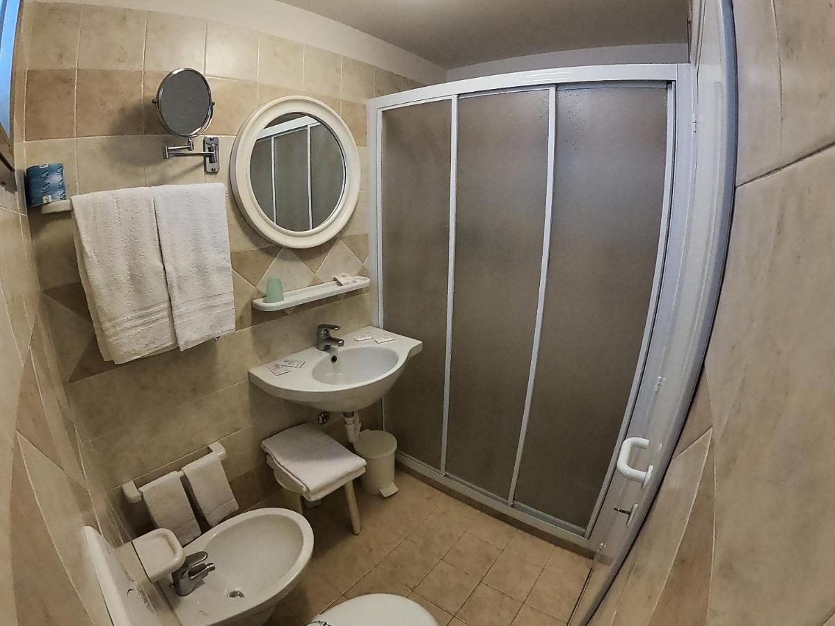 Hotel Record 3*