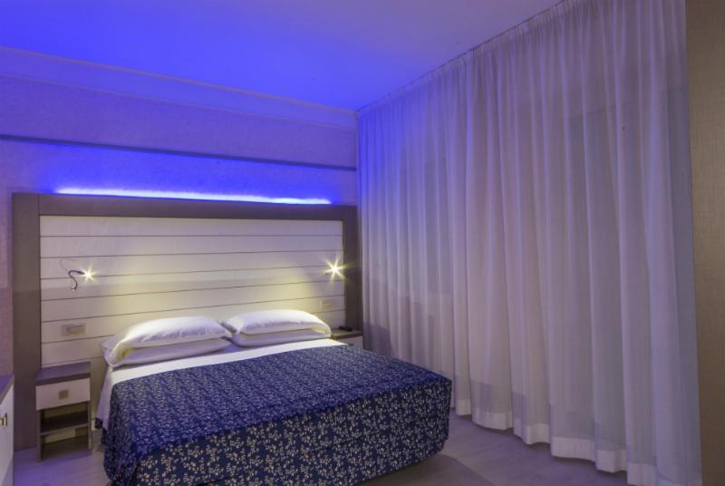 Record Hotel 3*