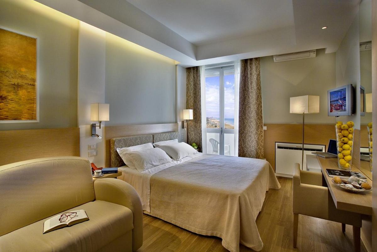 Alexandra Plaza 4*