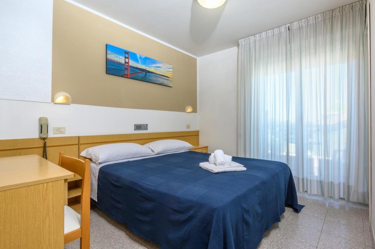 Lina Hotel 3*