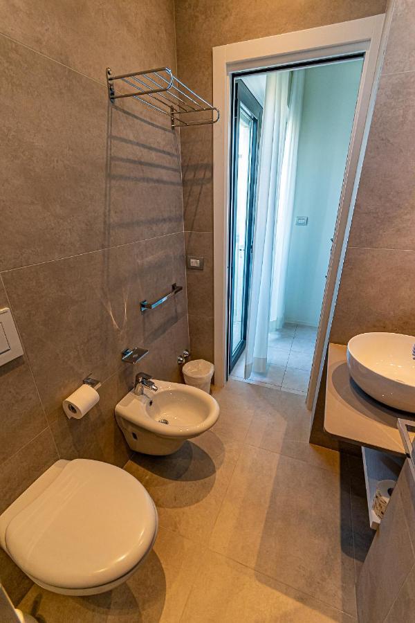 Monica Hotel 2*