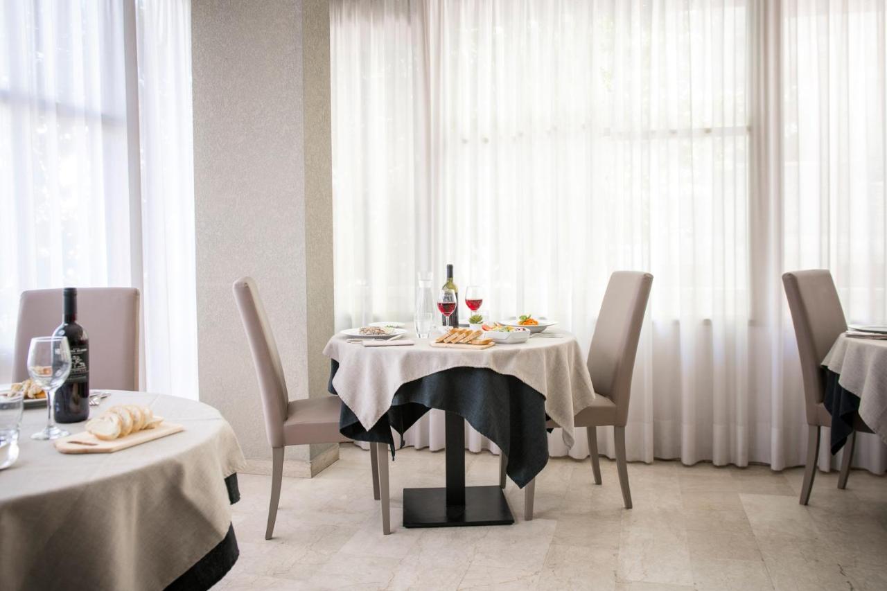 Eliseo Hotel 3*