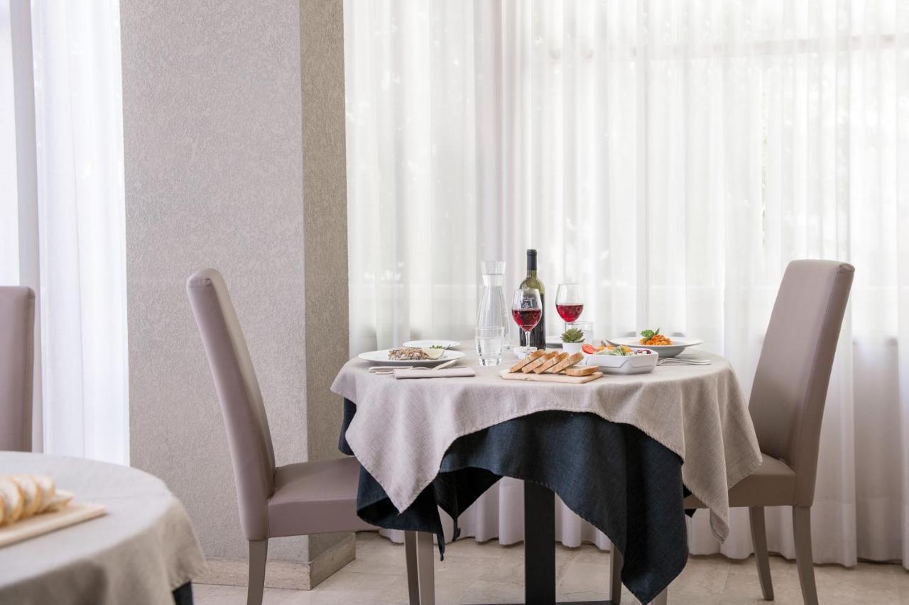 Eliseo Hotel 3*