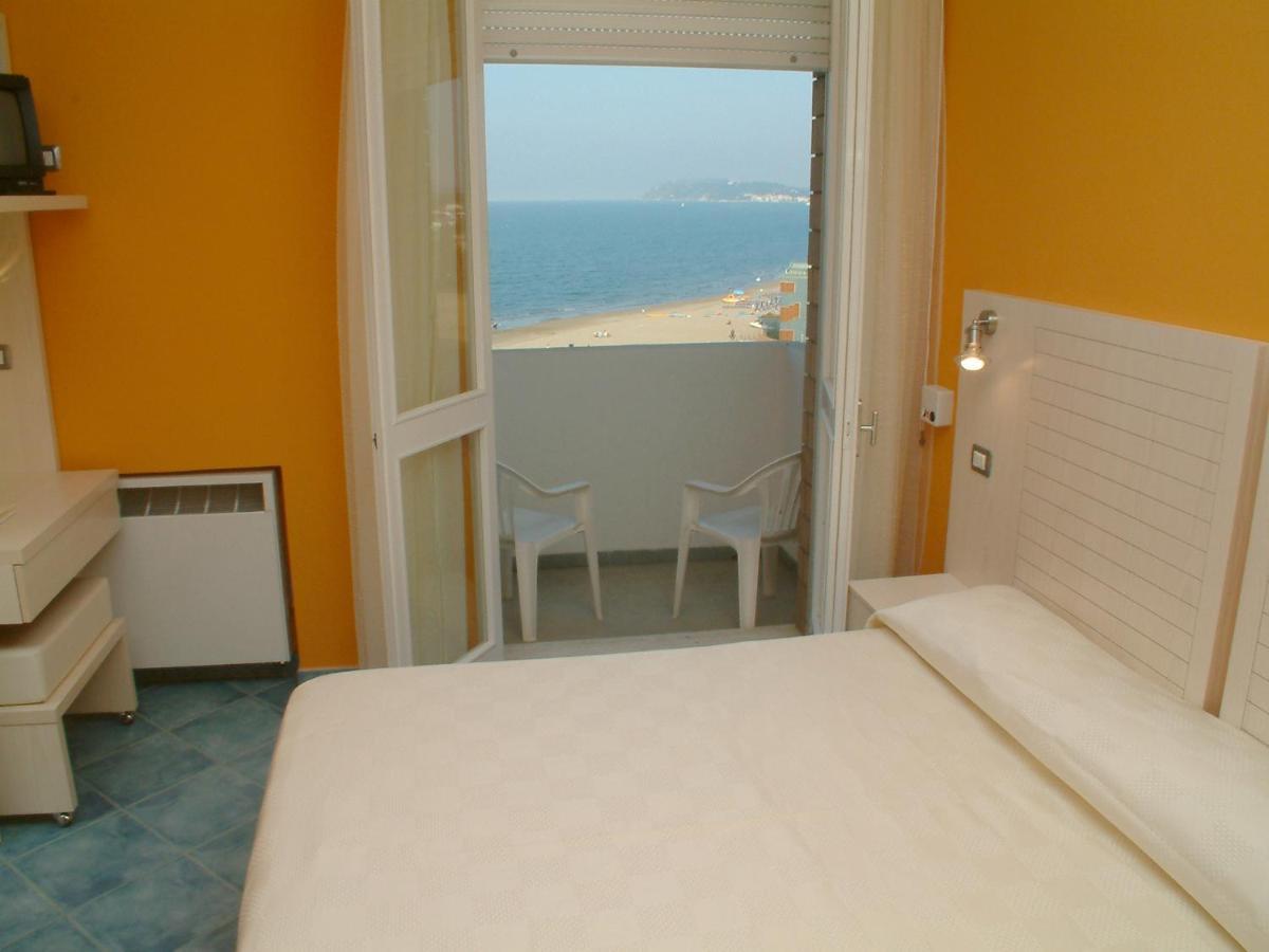 Alexandra Plaza Hotel
