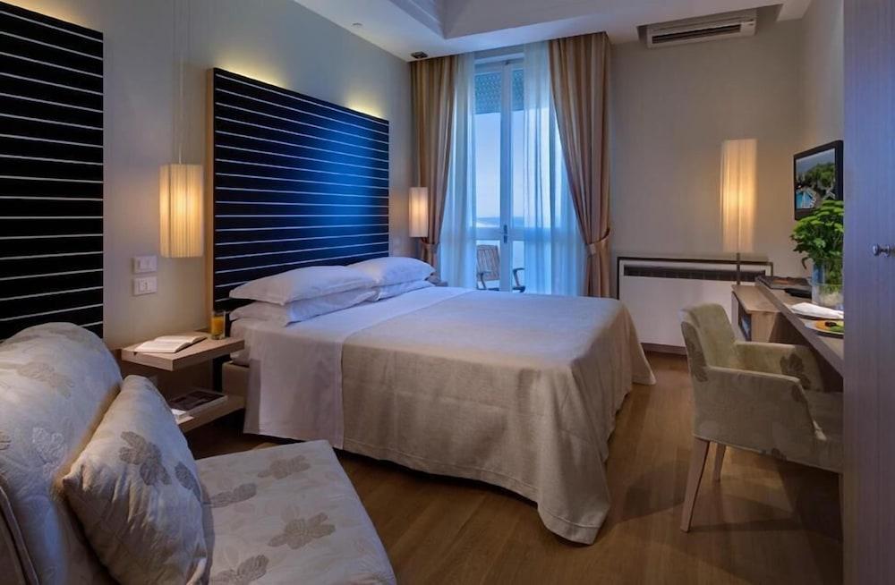 Alexandra Plaza 4* Riccione