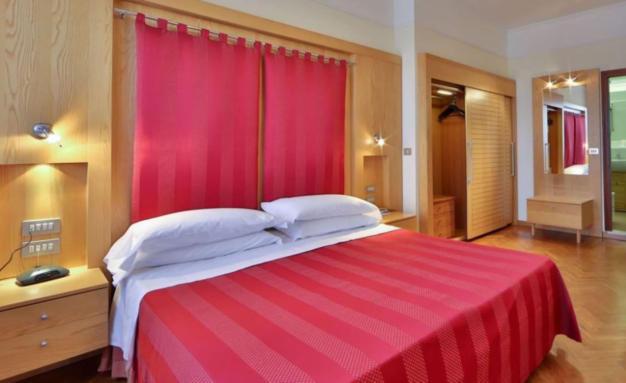 Abner's Hotel 4*
