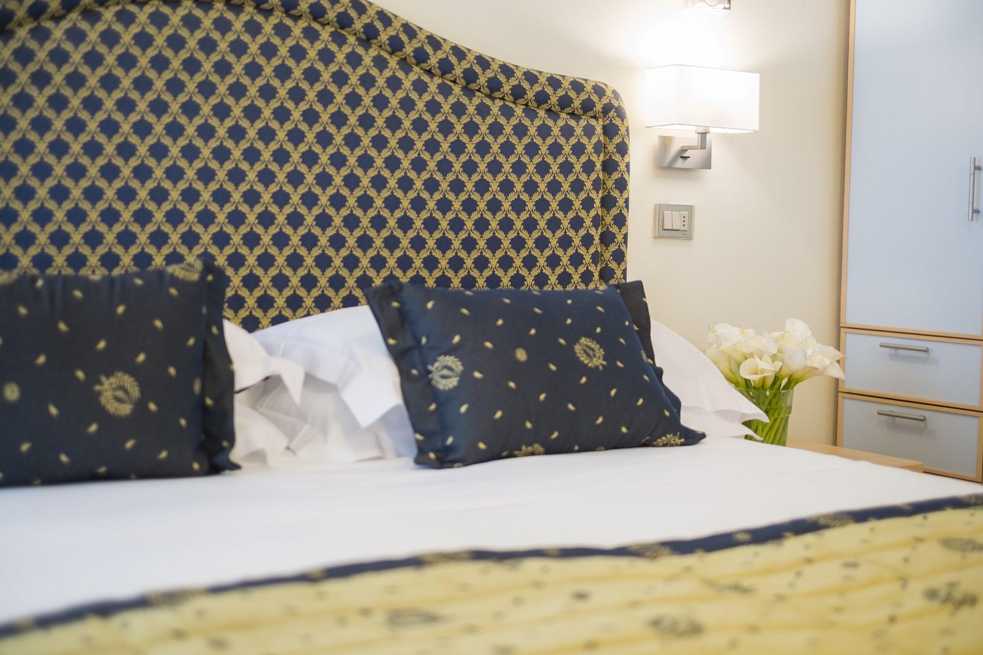 Hotel Mon Cheri 3*