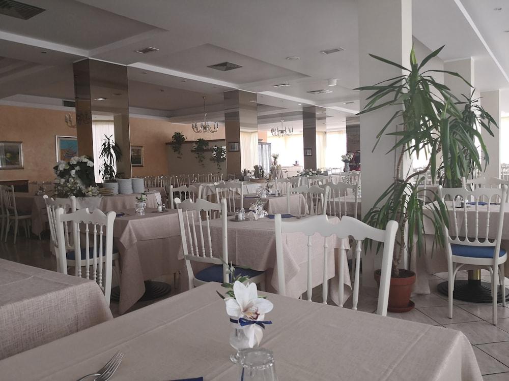 De Amicis Hotel 3*