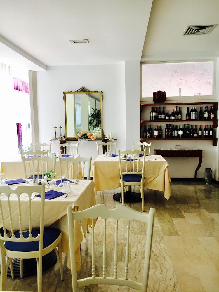 Hotel De Amicis Riccione