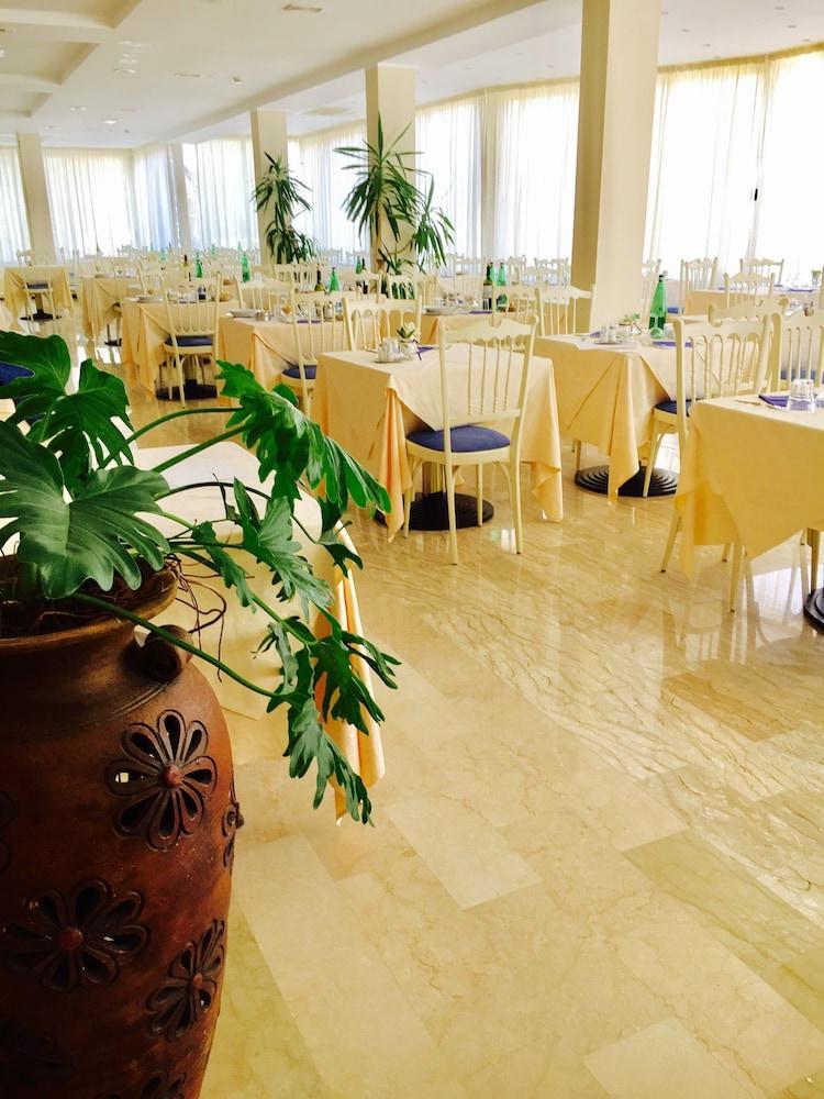 De Amicis Hotel Riccione