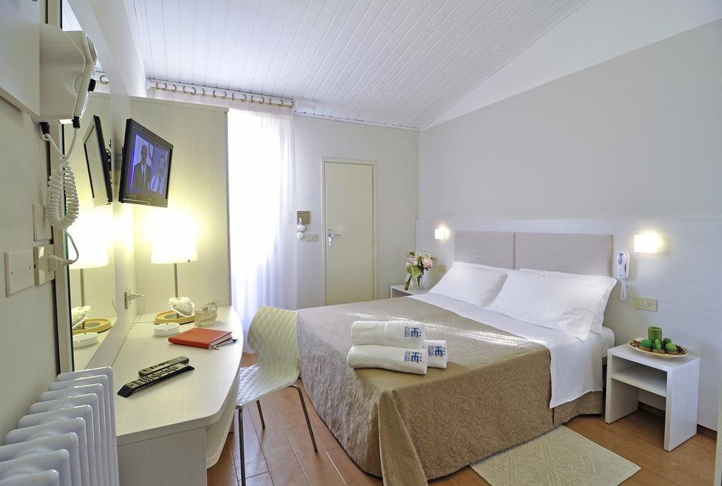 Hotel Eliseo 3*