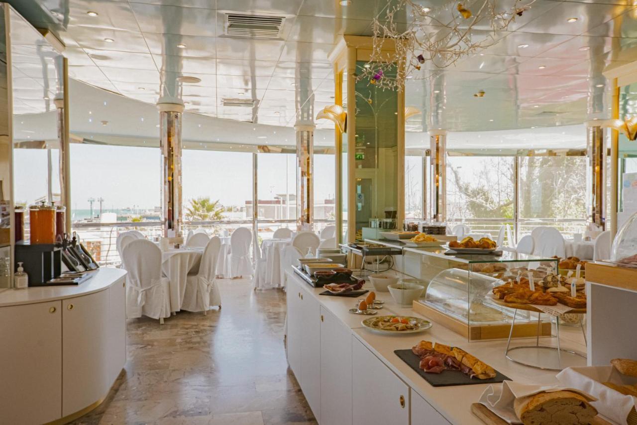 Des Nations - Vintage Sul Mare 4* Riccione