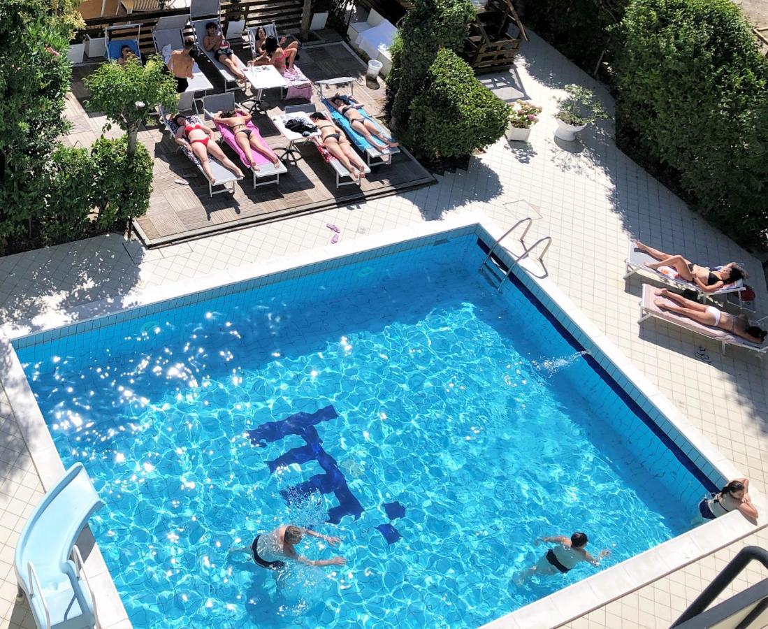 Marzia Con Piscina Hotel 3*