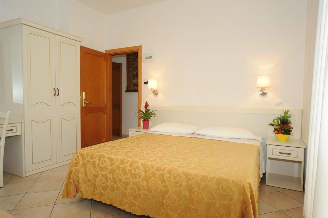 Aida Hotel 2*