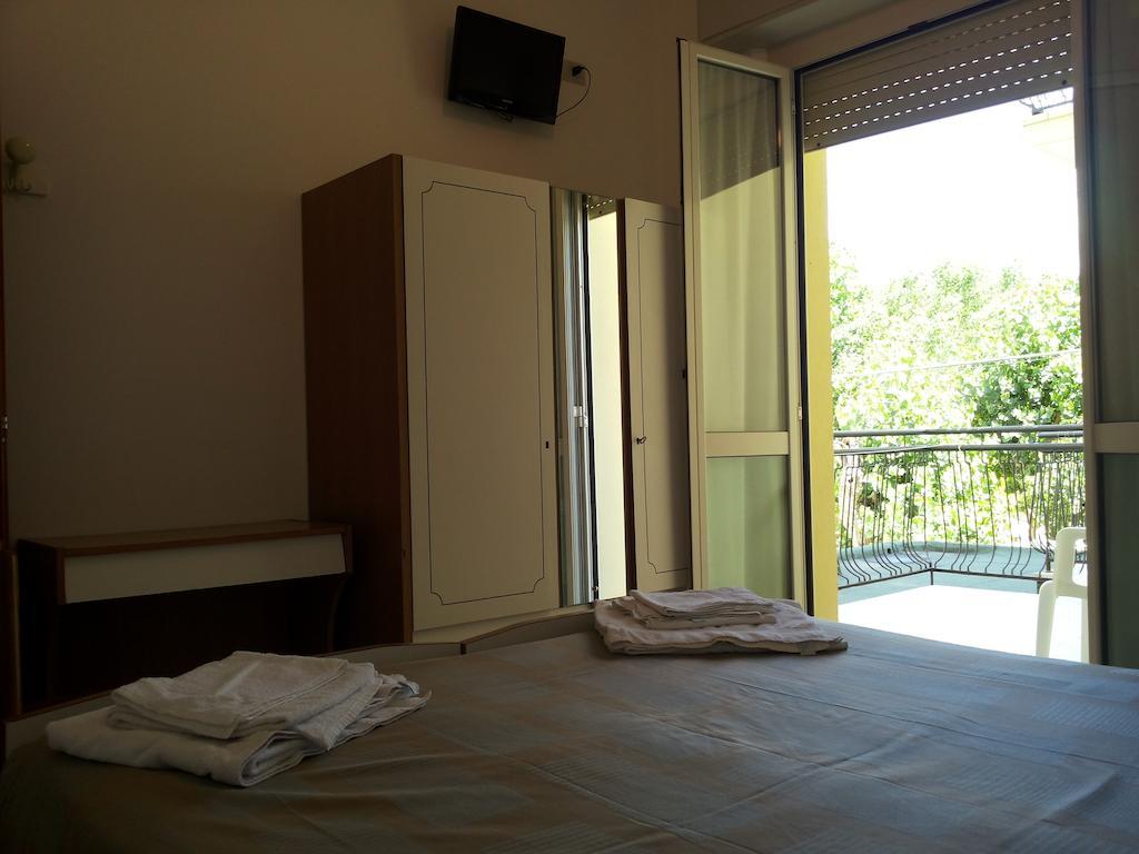 Hotel Cannes - In Pieno Centro Riccione
