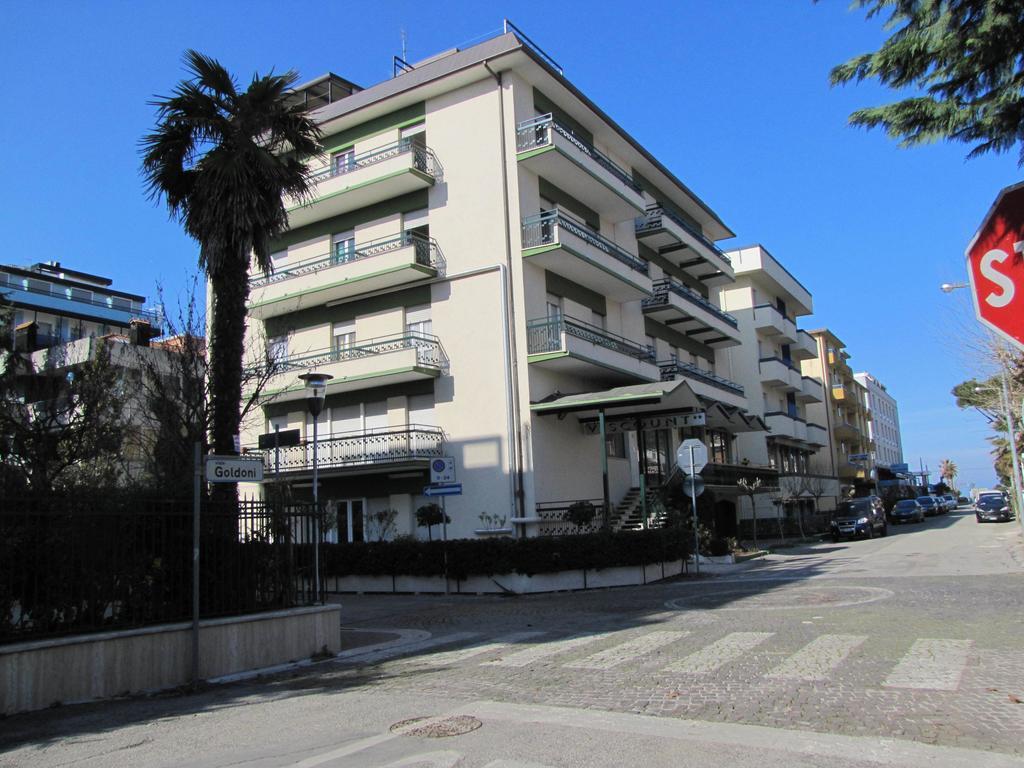 Viscount Hotel