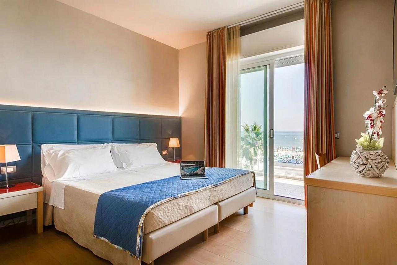 Kursaal - Fronte Mare Con Piscina Hotel