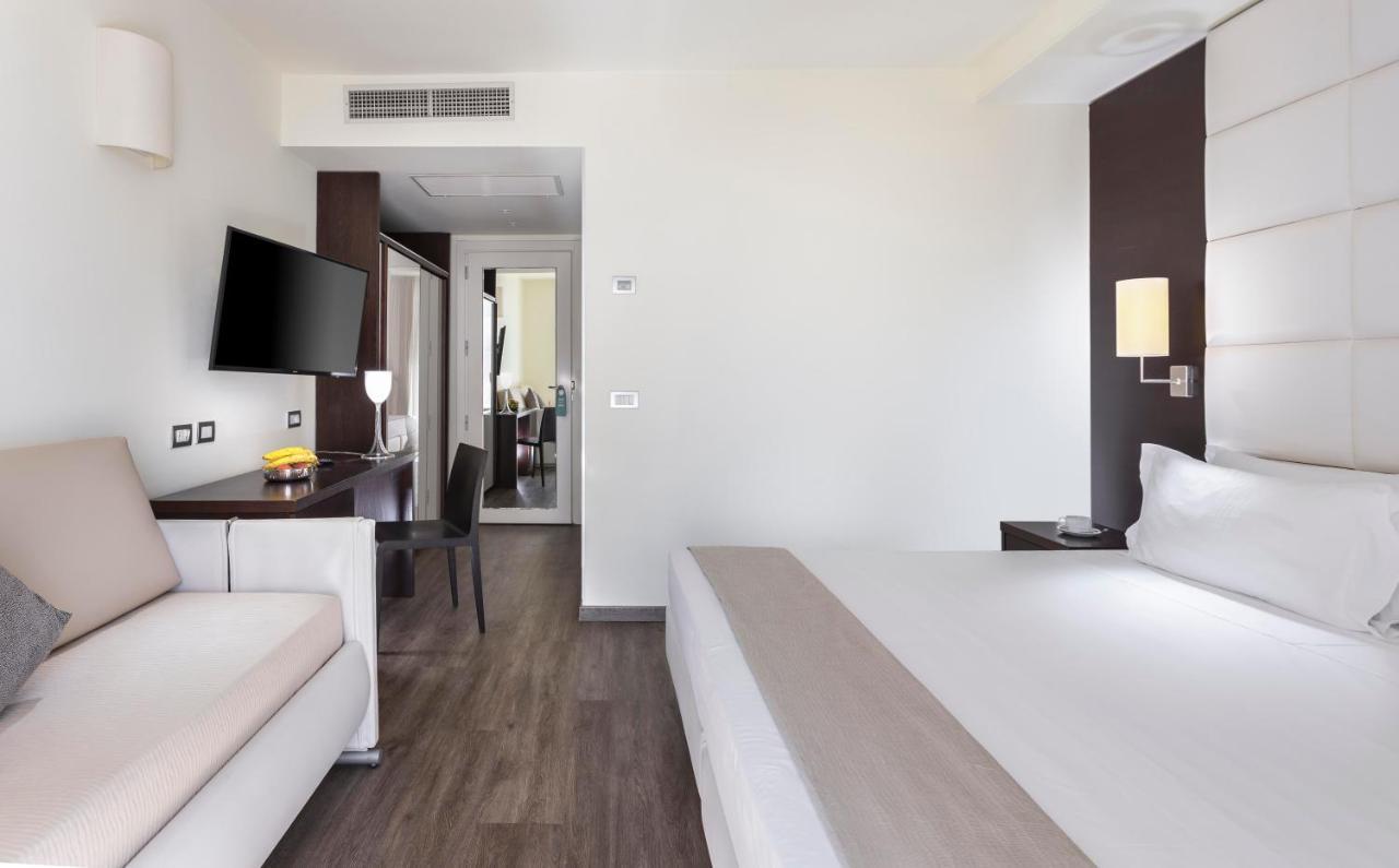 Hotel Kursaal - Fronte Mare Con Piscina Riccione