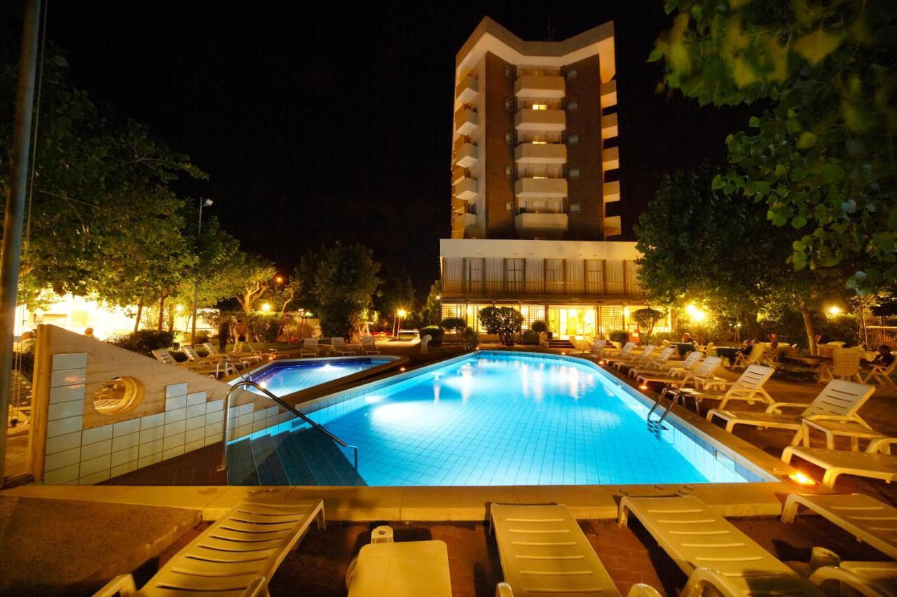 Alexandra Plaza 4*