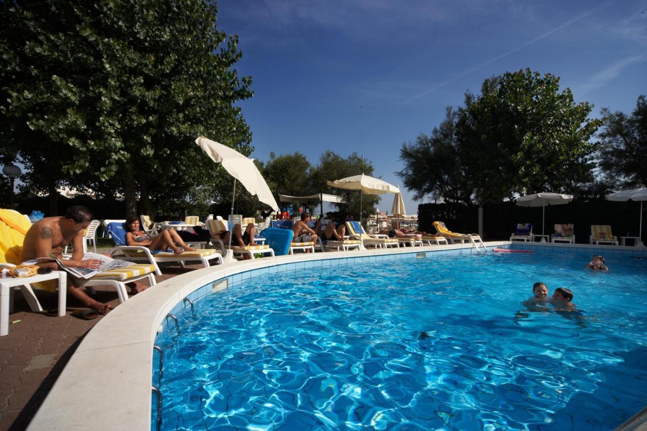 Alexandra Plaza 4*