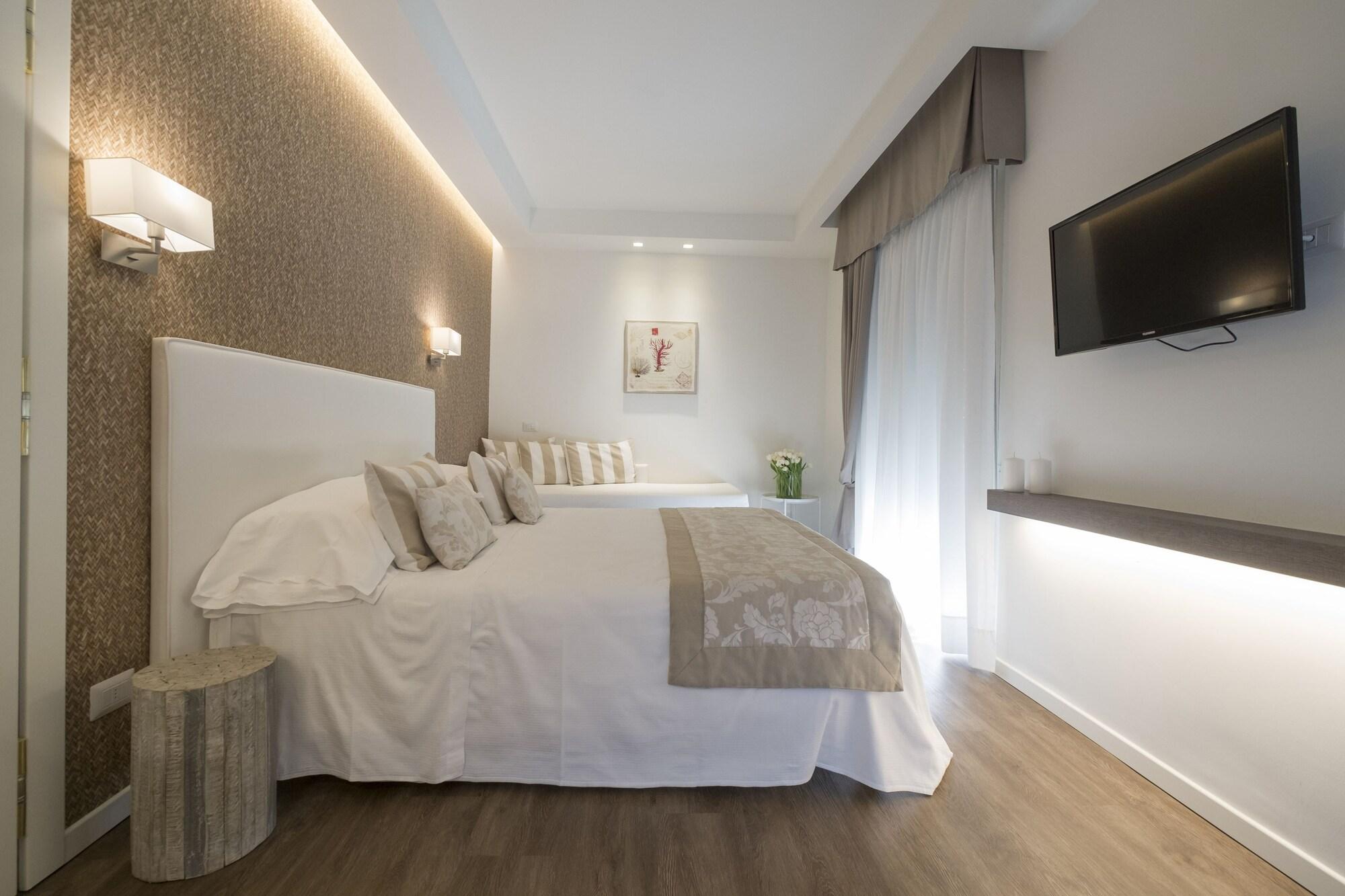 Hotel Mon Cheri 3*