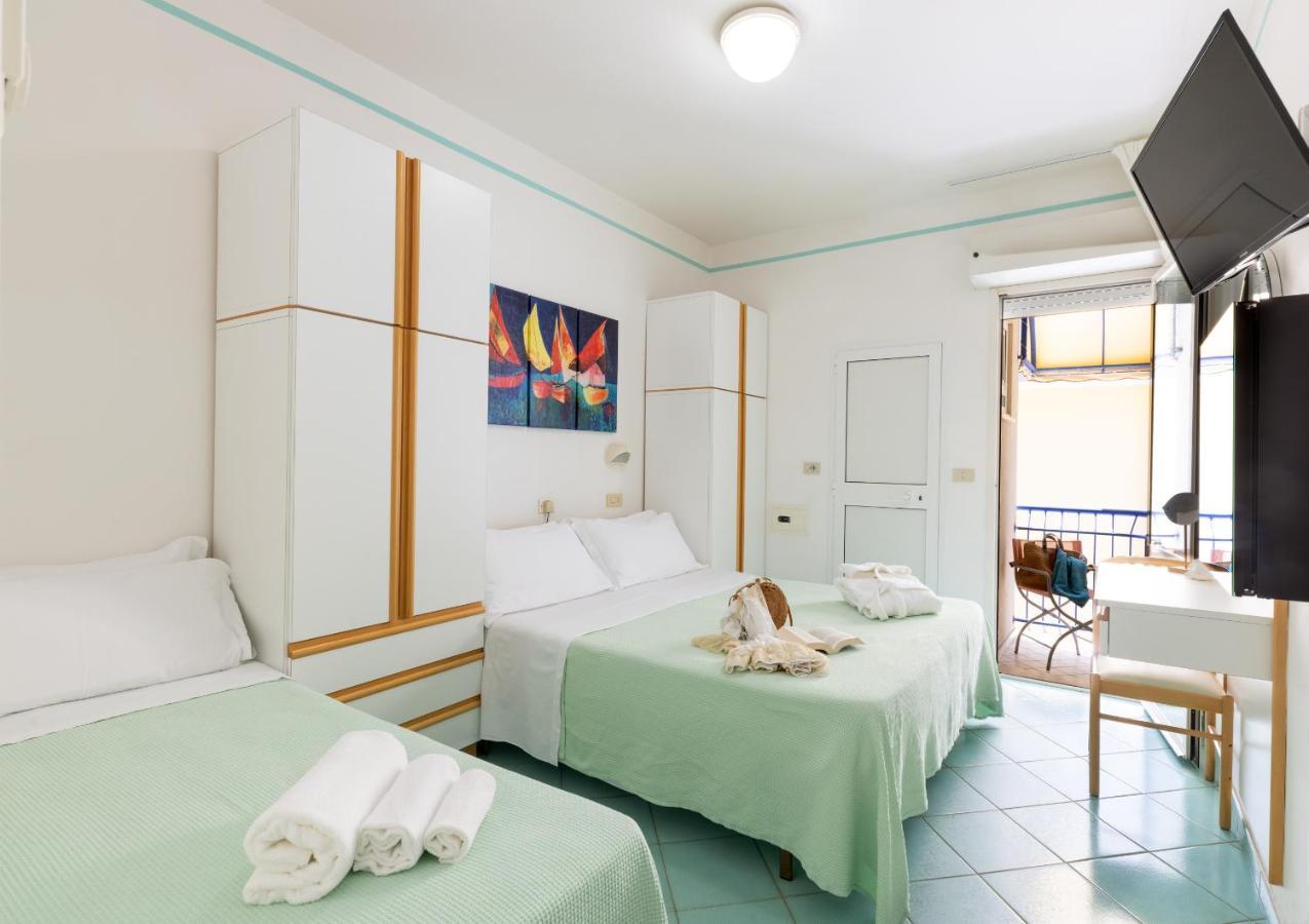 Hotel Caprice - In Centro A Riccione