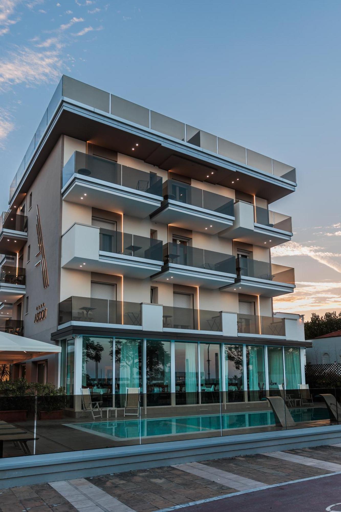 Hotel Ascot 4*