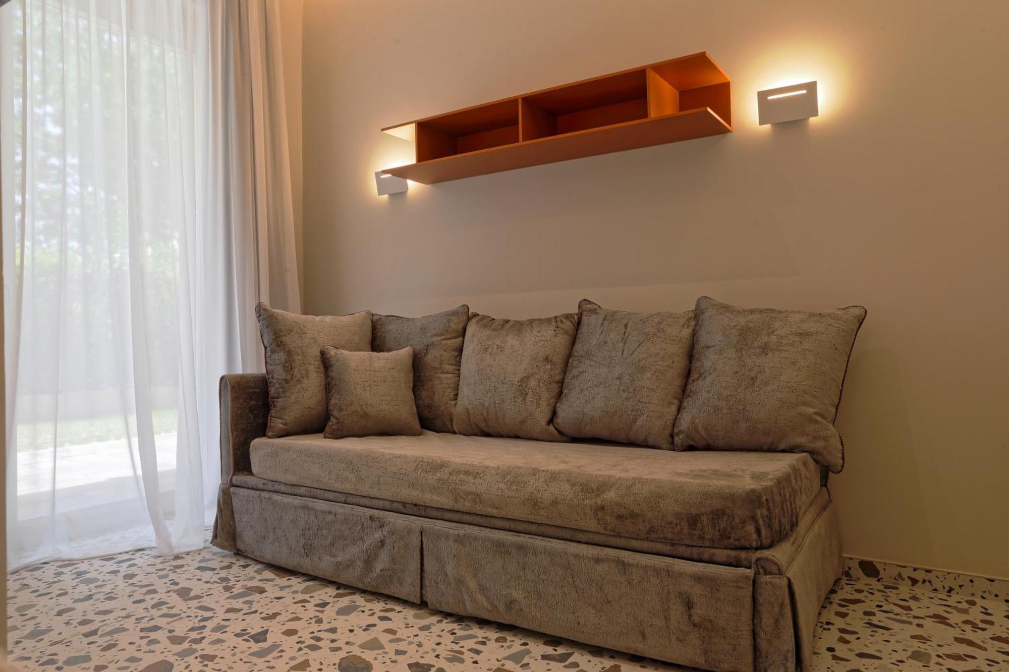 Elegance Aparthotel 4*