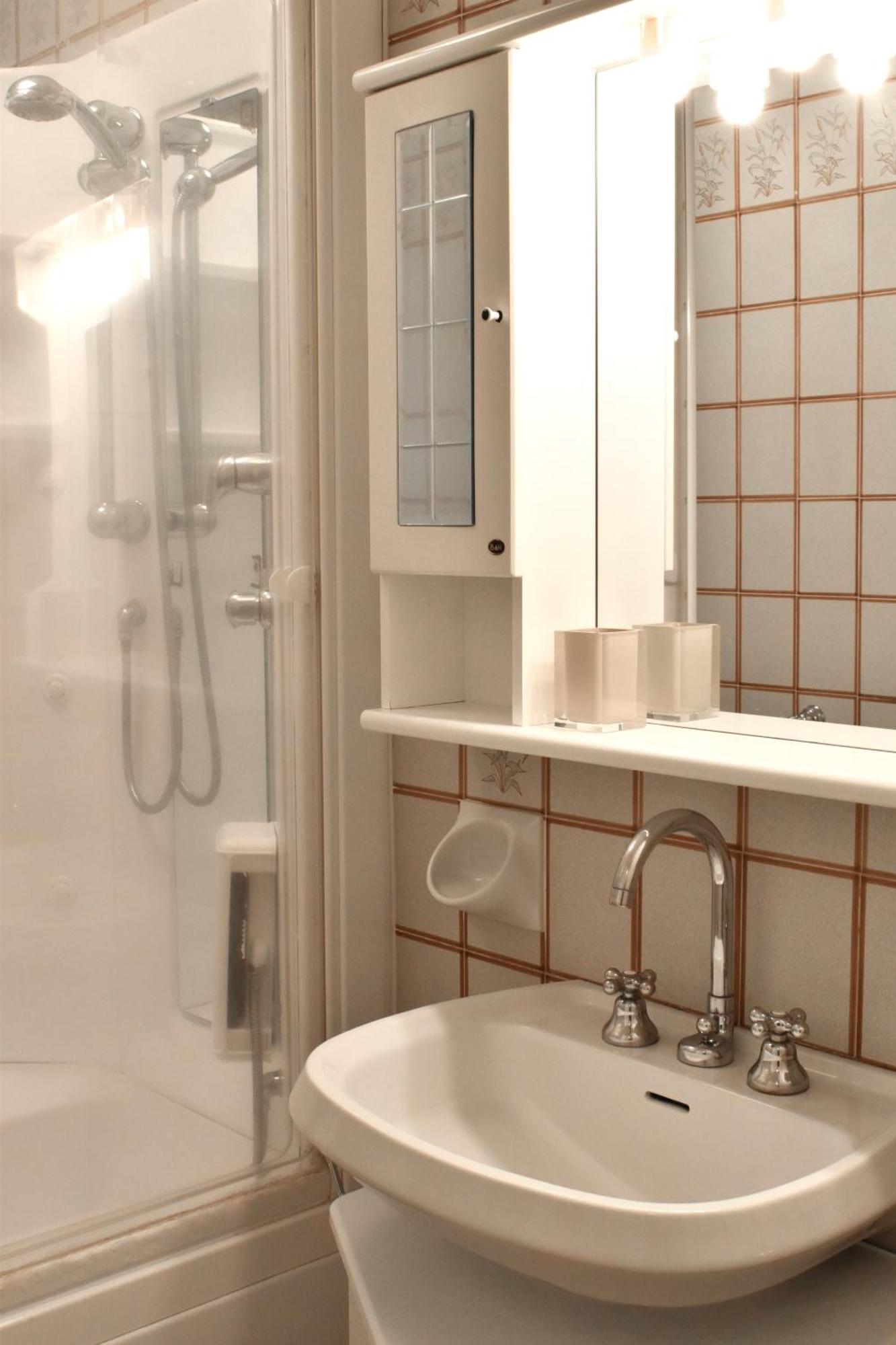 Blu 31 - Ampio In Centro A Apartment Riccione