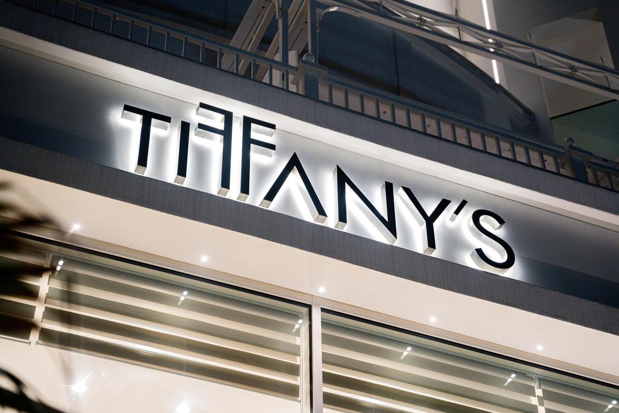Tiffany's 4*