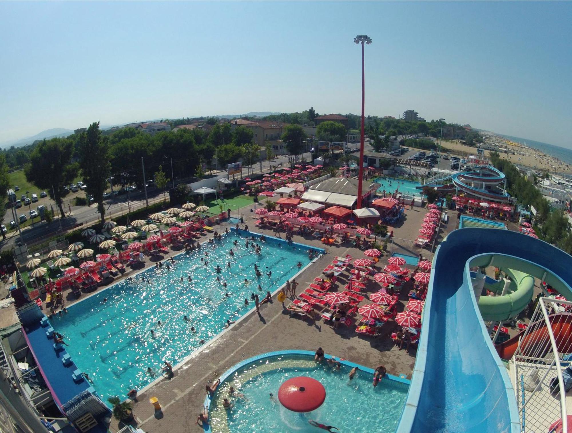 Hotel Marzia Con Piscina