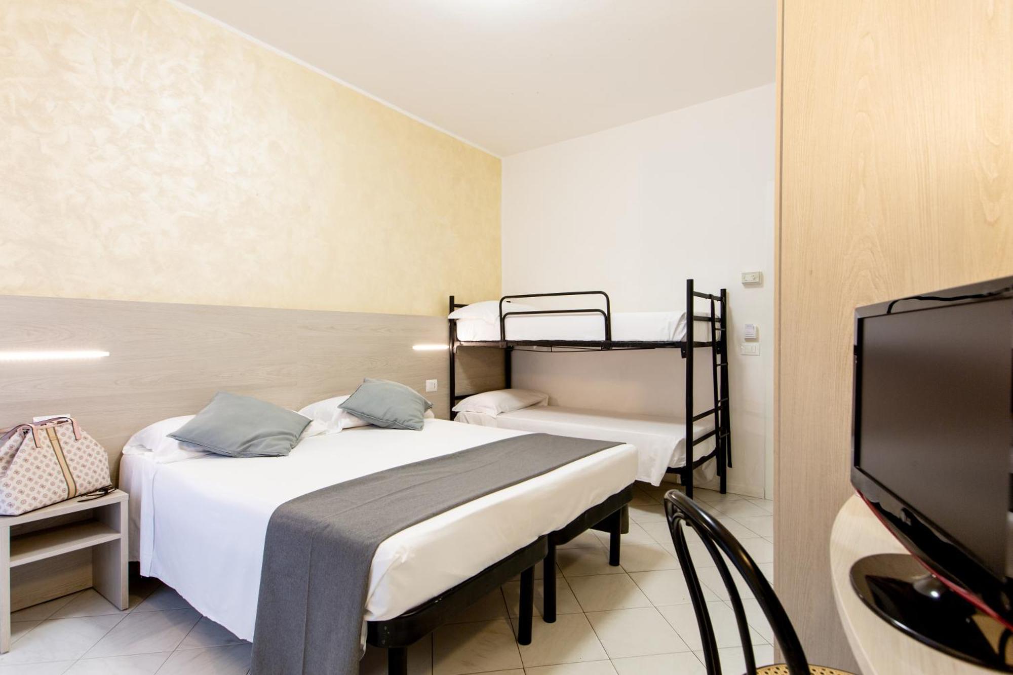 Hotel Marzia Con Piscina 3*