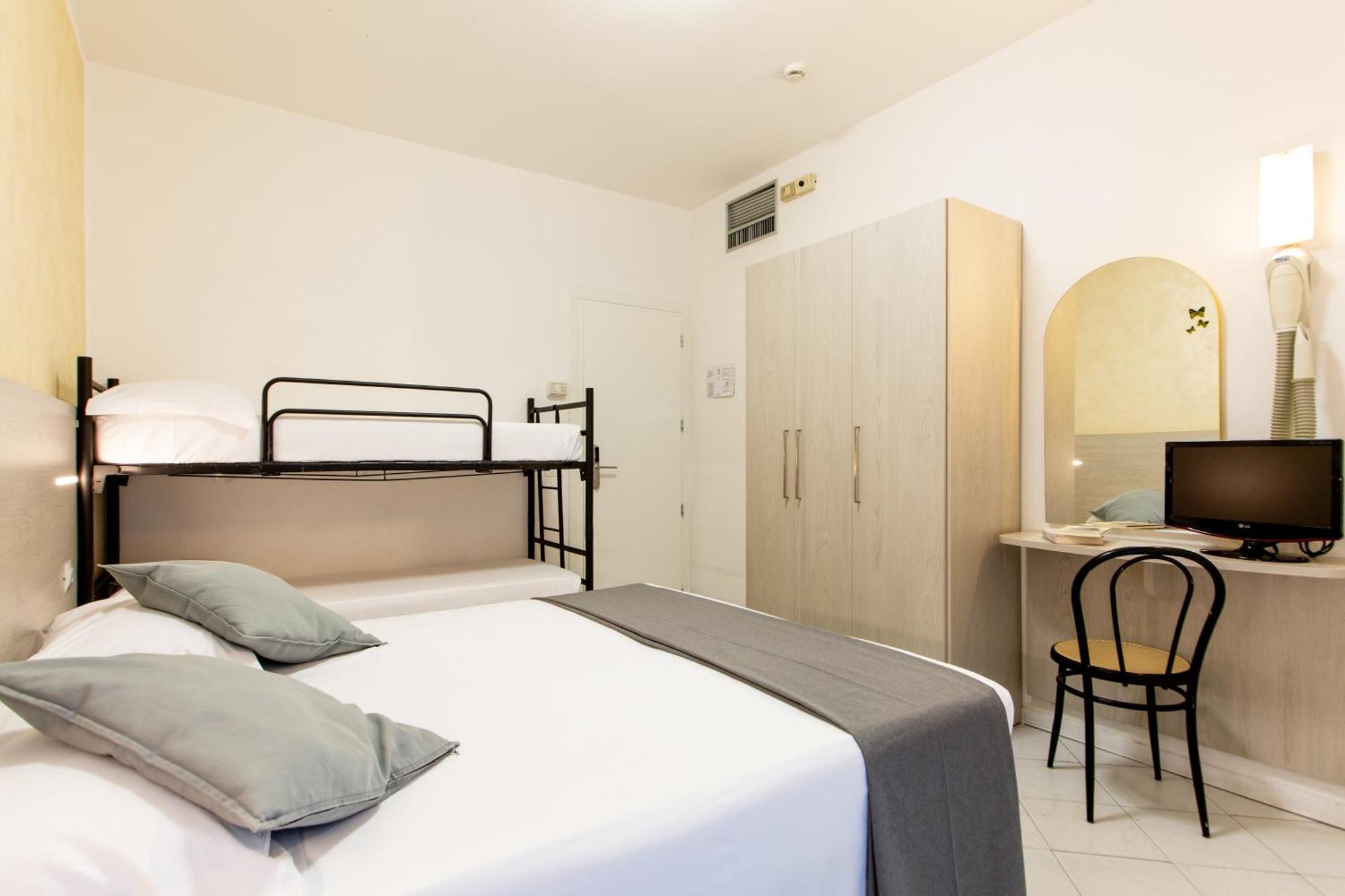 Hotel Marzia Con Piscina 3*