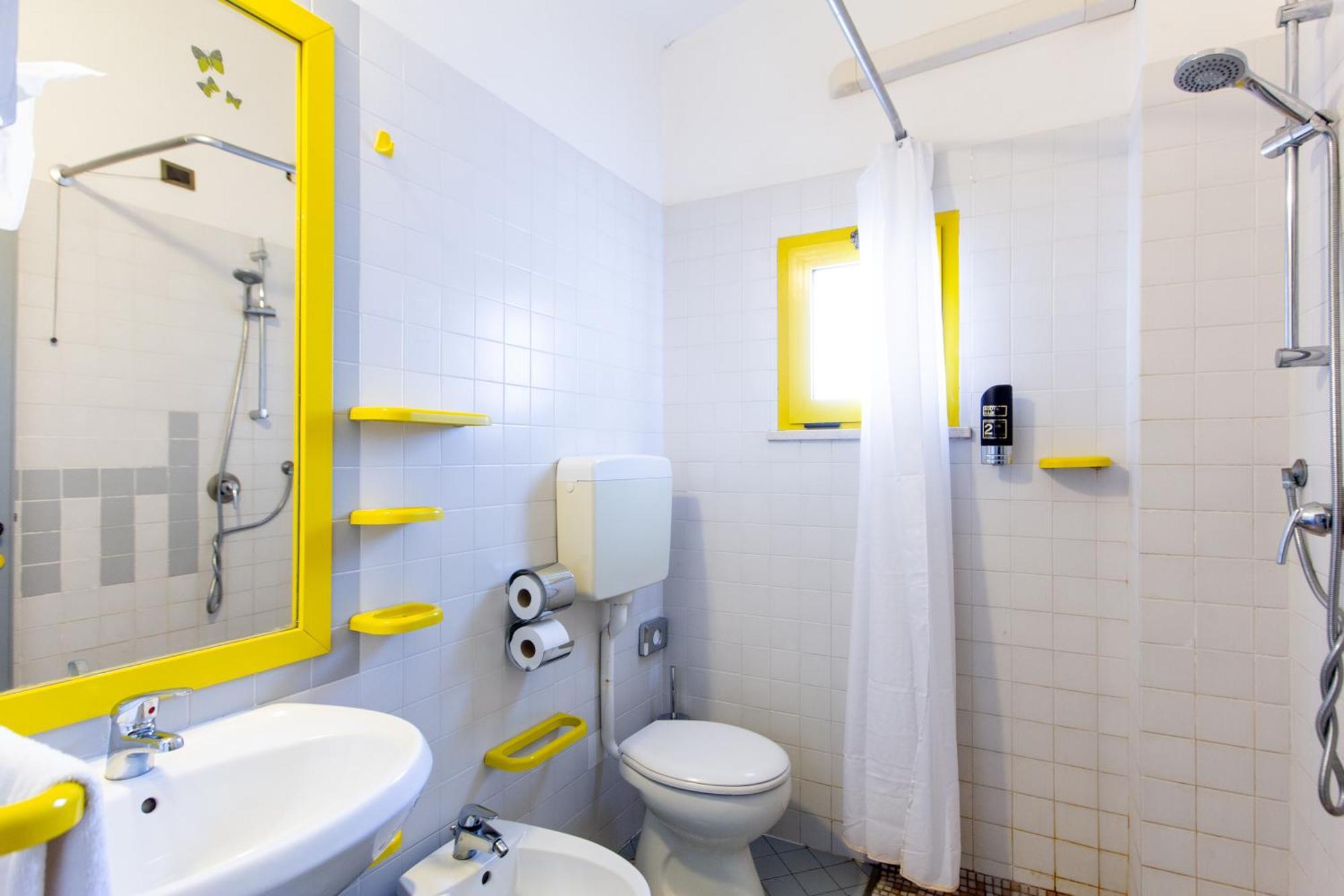 Hotel Marzia Con Piscina