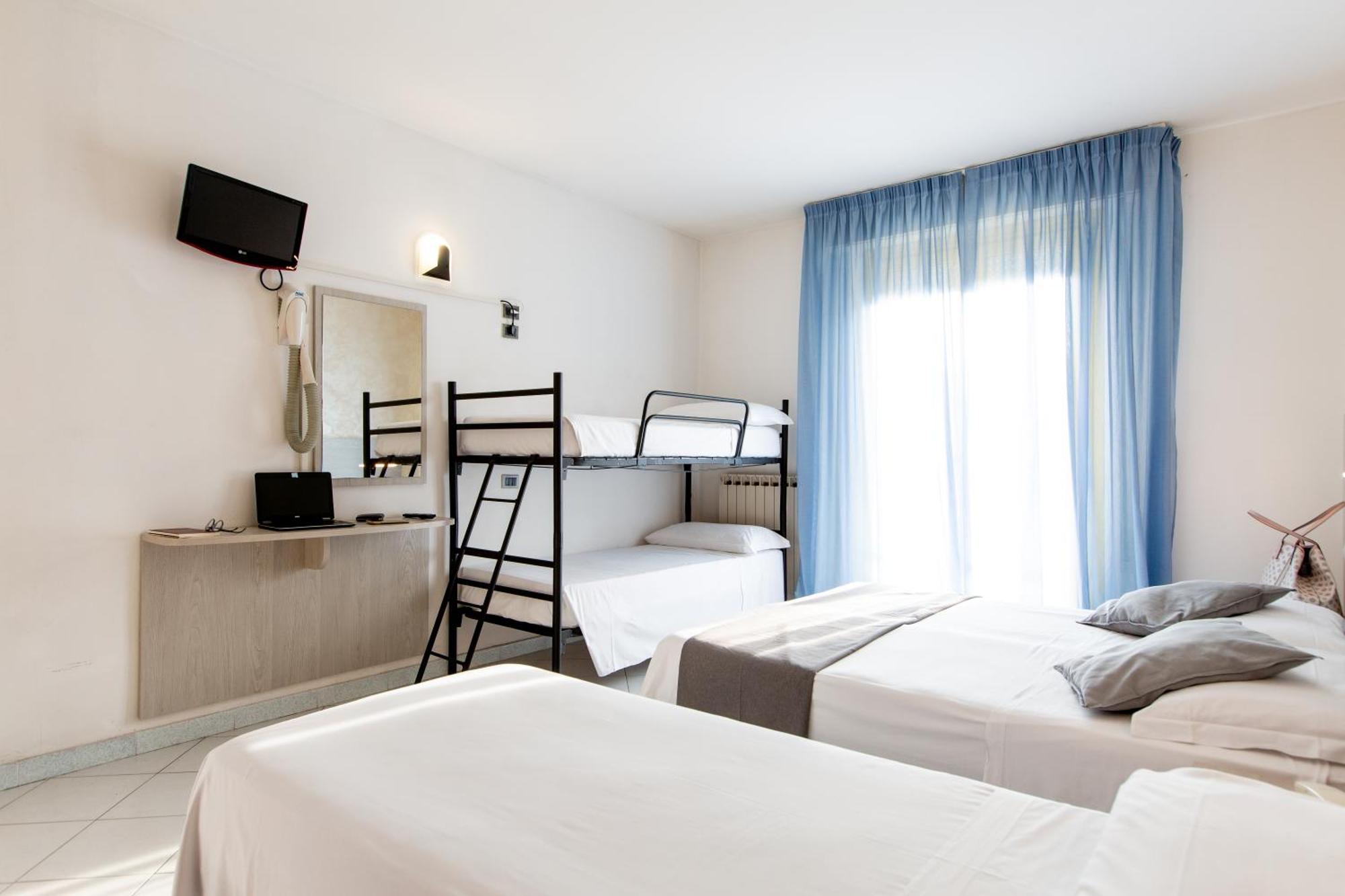 Hotel Marzia Con Piscina Riccione