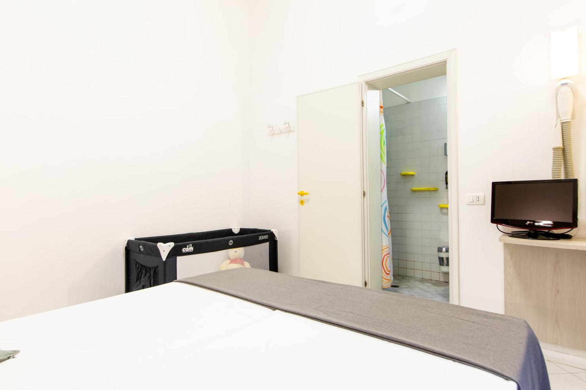 Hotel Marzia Con Piscina 3*