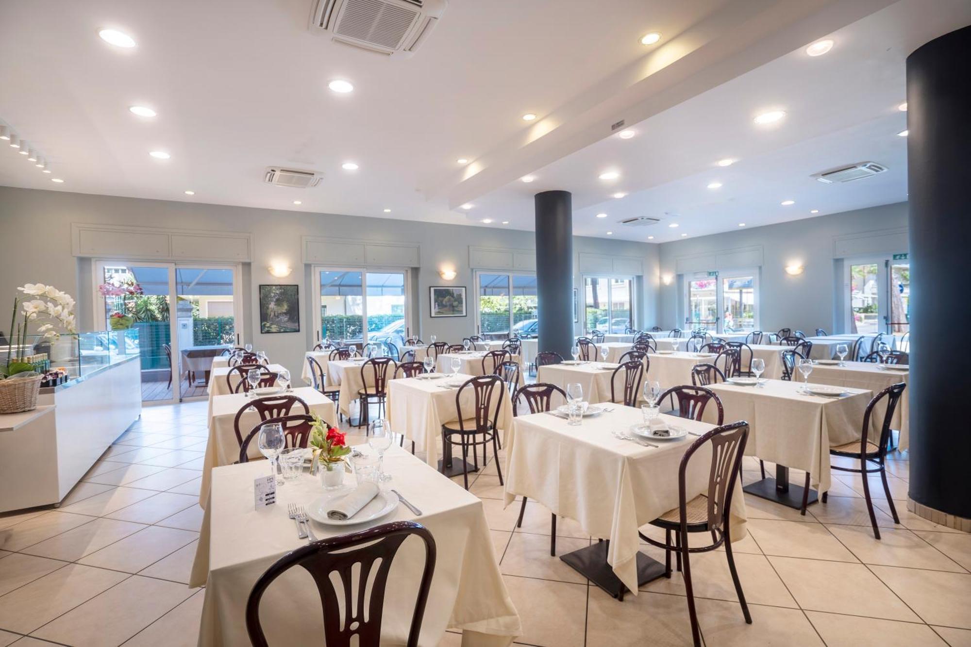 Mocambo 3* Riccione