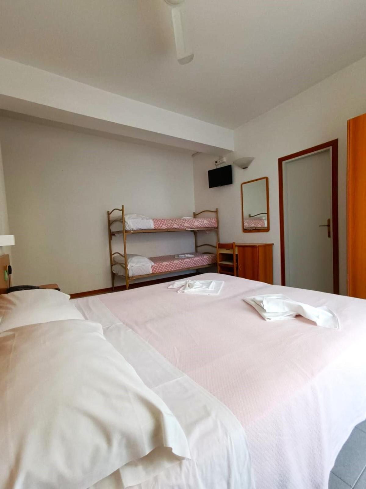 Exclusive In Pieno Centro - Nuova Gestione 2025 Riccione