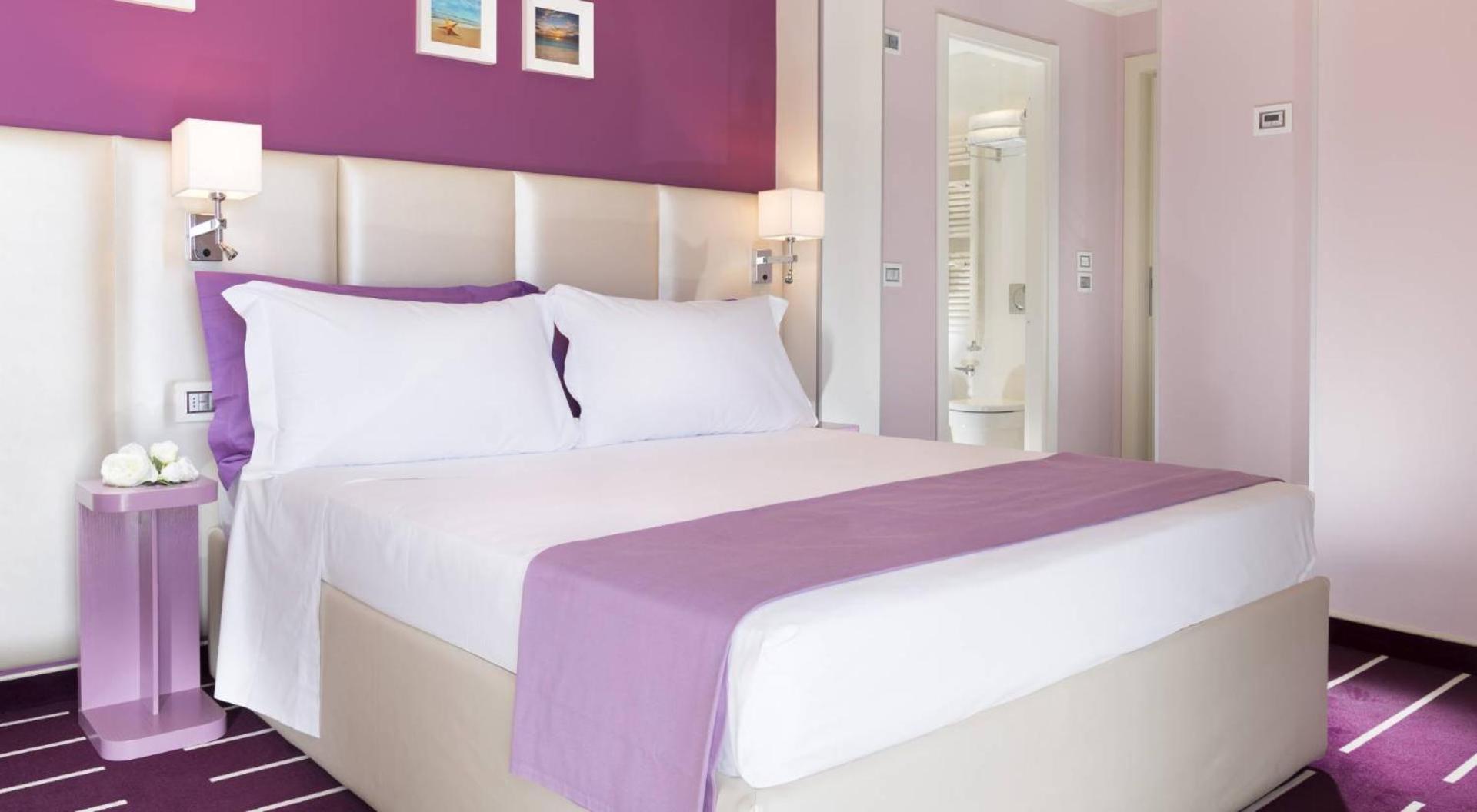 Hotel 2000
