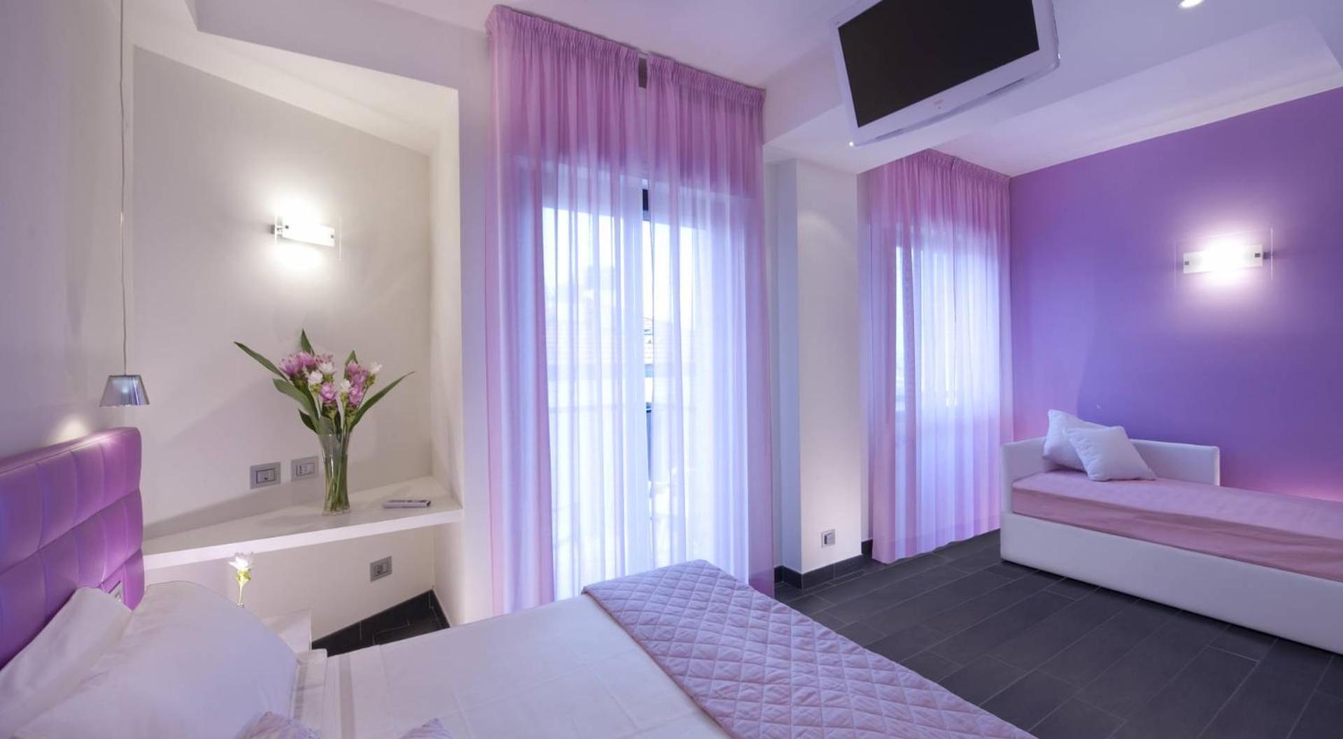 Hotel 2000