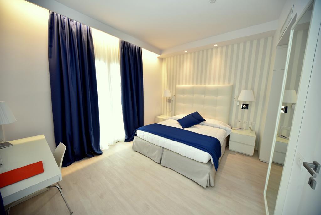 Hotel Fedora 3*