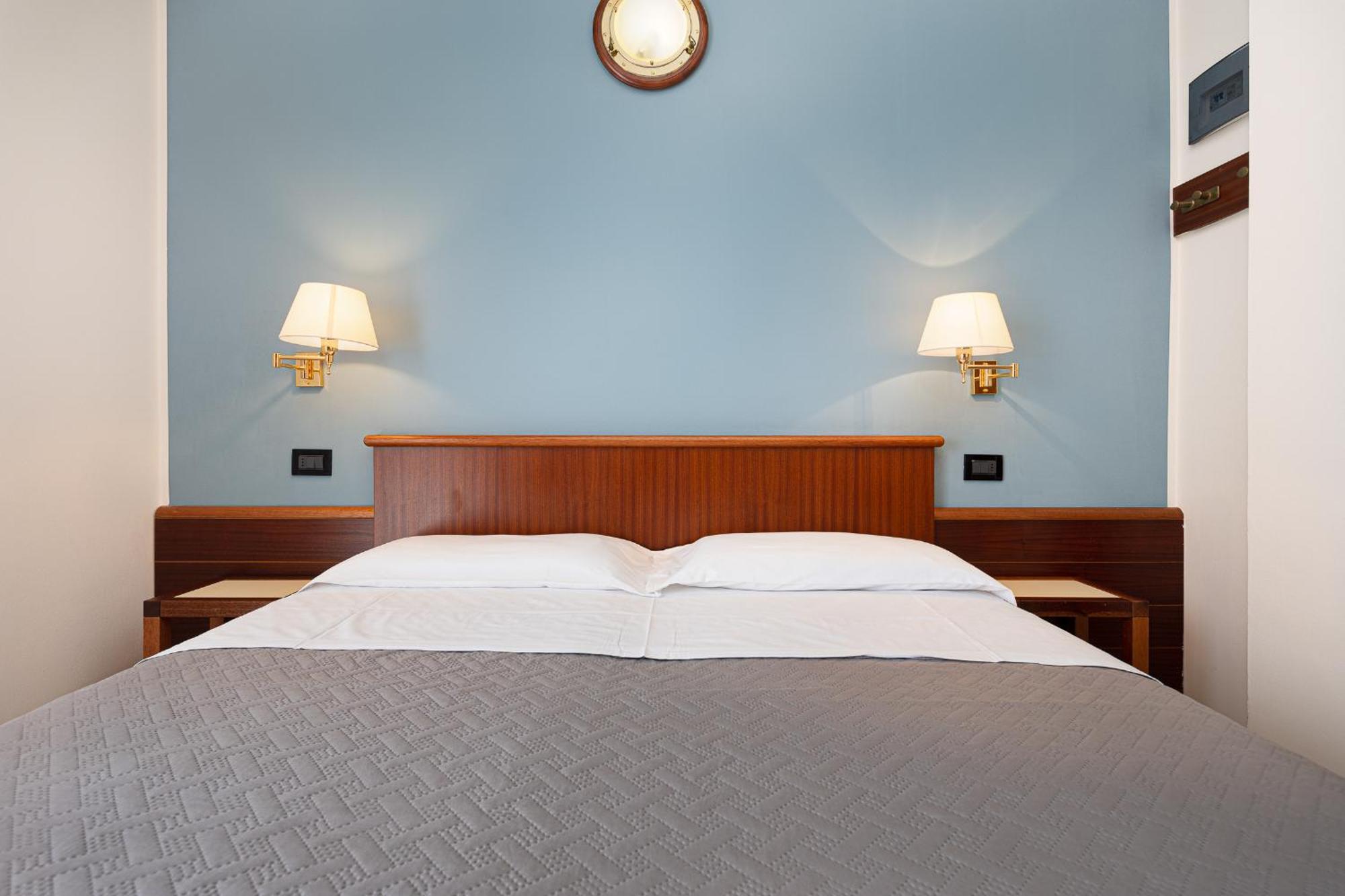 Hotel Avana Fronte Mare 3*