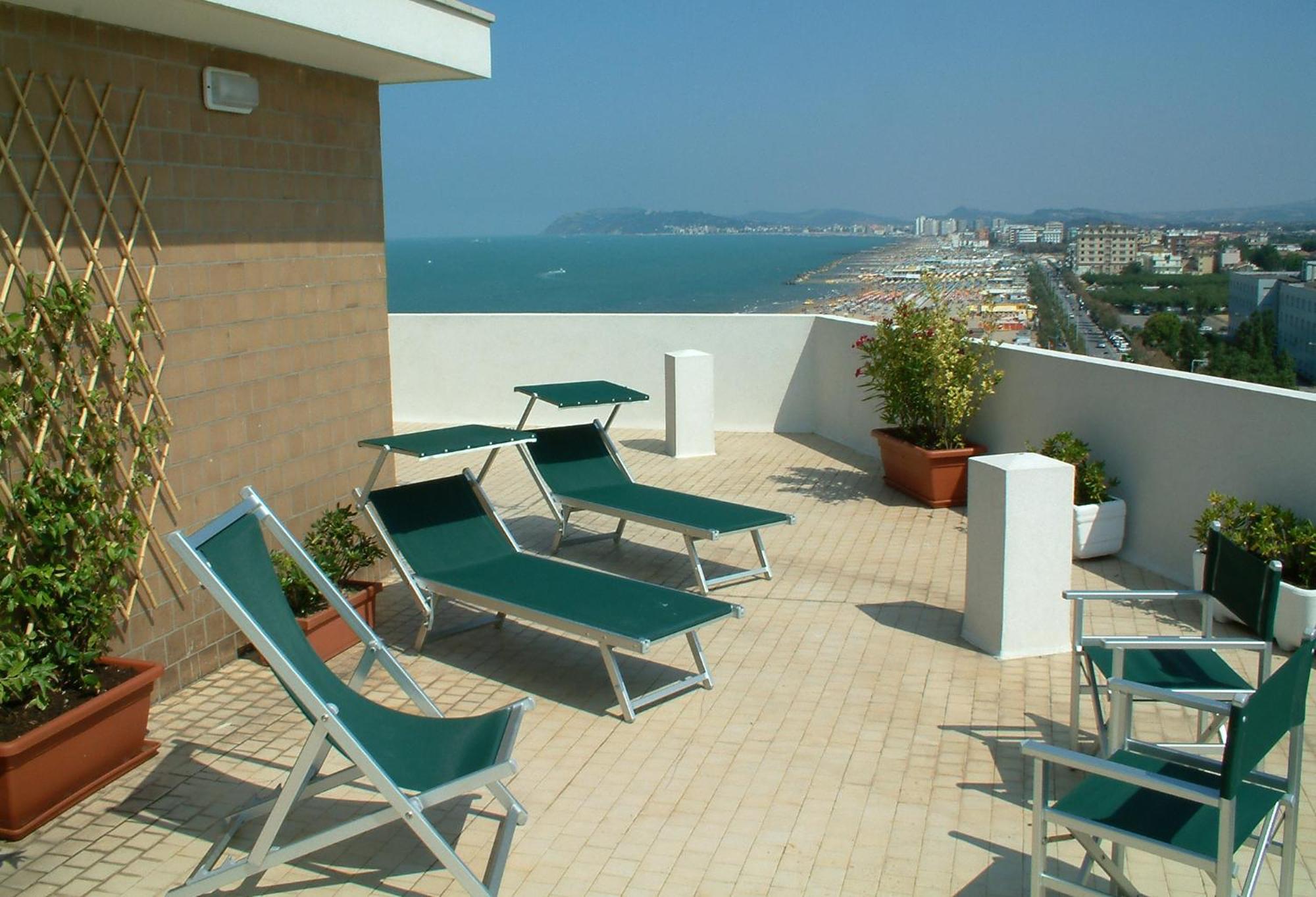 Alexandra Plaza 4*