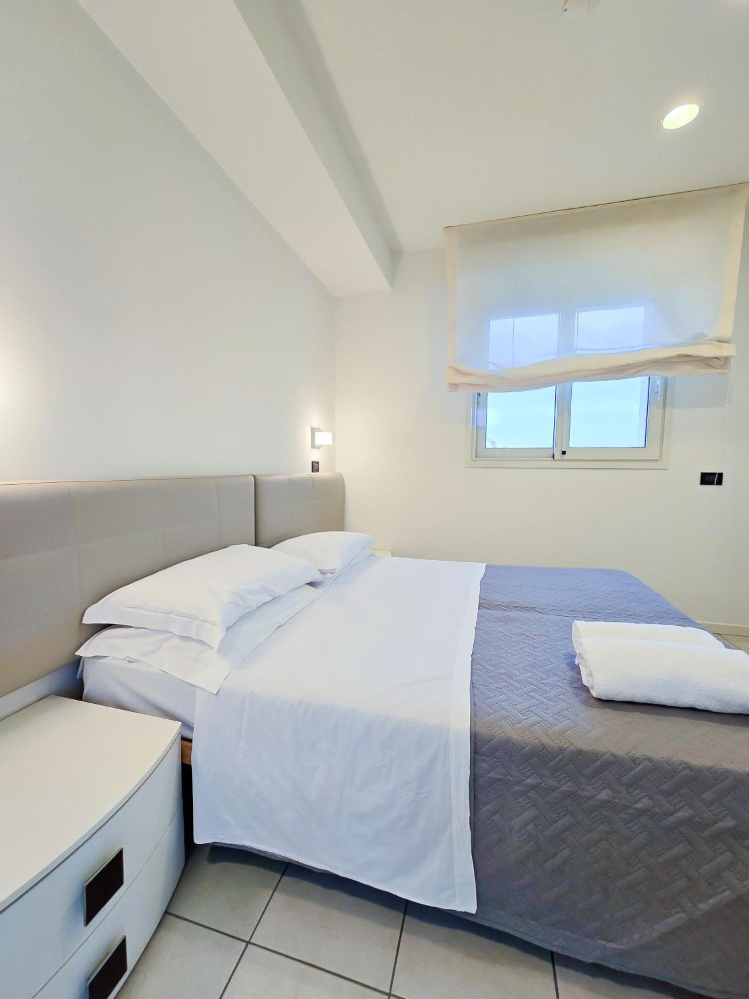 Hotel Avana Fronte Mare 3*